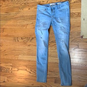 Hollister skinny jeans light wash with rips!